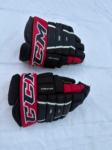CCM Tacks 4 Roll Pro Gloves 15" (Used)