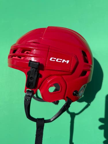 CCM Tacks 70 Helmet | Junior