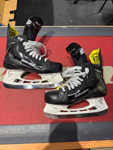 2022 Bauer Supreme Ignite Pro+ Hockey Skates Size 5 Fit 3 (New)