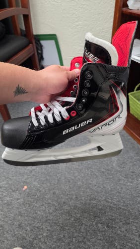 Bauer Vapor Fly30 Hockey Skates Regular Width 11 (New)