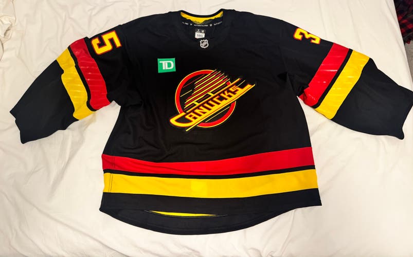 RARE!! Brand New Team Issued Thatcher Demko Goalie Cut Skate Jersey