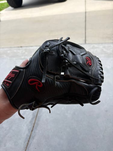 Rawlings Heart of the Hide RH Pitcher's Baseball Glove 11.5" (Used)