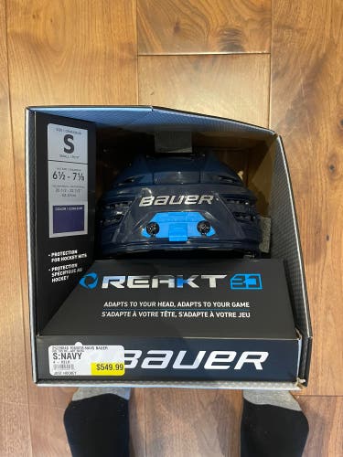 Small Bauer Re-Akt 3D Helmet (New)