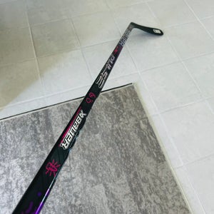 Junior Bauer Pulse Grafiti Right Handed Hockey Stick P92 55 Flex (New)