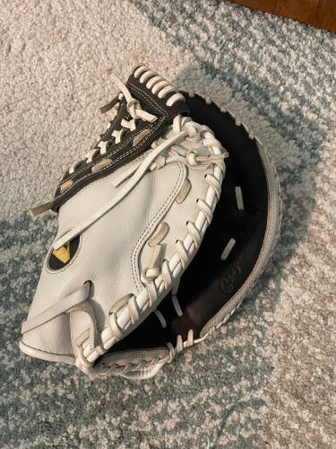 Vinci RH Catcher's Softball Glove 34" (Used)