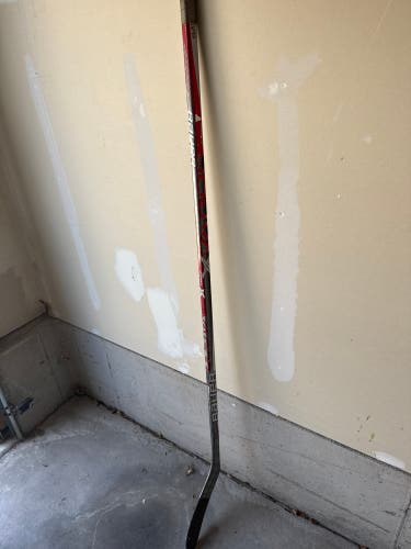 Intermediate Bauer Vapor 1X Right Handed Hockey Stick P88 77 Flex (Used)