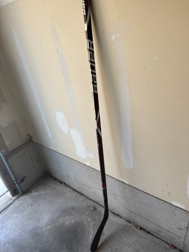 Intermediate Bauer Vapor 1X Lite Right Handed Hockey Stick P92 77 Flex (Used)