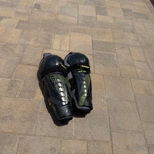 Senior CCM Tacks XF Pro 15" Shin Pads (Used)