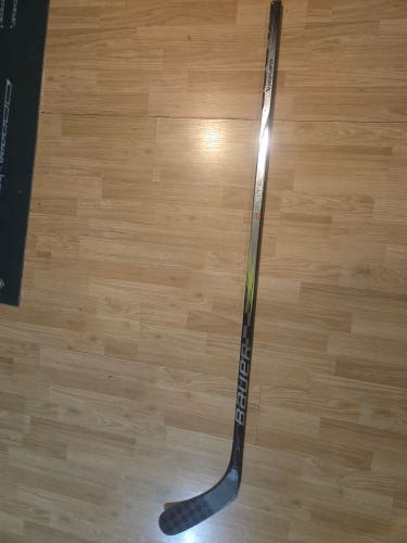 Bauer Vapor Hyperlite 2 Hockey Stick