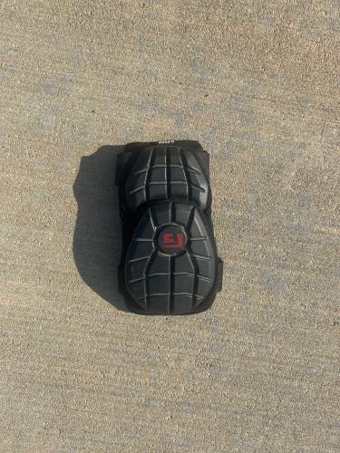 Black Junior Elbow Protection (Used)
