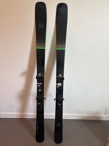 Unisex 2022 All Mountain 172 cm Armada Declivity 92 Skis With Bindings Max Din 13 (Used)