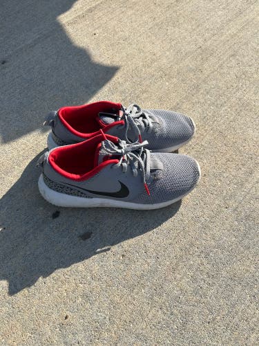 Unisex 5Y (Big Kids / Youth) Youth Nike Golf Shoes (Used)