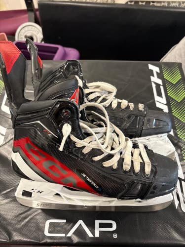 Red 2023 CCM JetSpeed FT6 Hockey Skates Regular Width 9.5 (Used)
