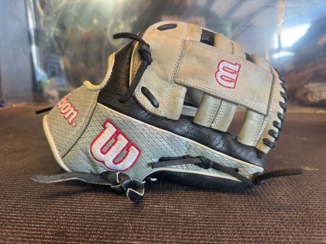 Wilson A2000 11 1/2” TA7 Infield Glove - Game Ready (Used)