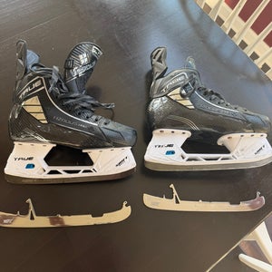 True HZRDUS Pro Hockey Skates Regular Width 7.5 (Used)