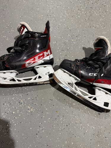 2021 CCM JetSpeed FT4 Pro Hockey Skates Regular Width Size 3.5 (Used)