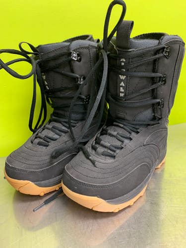 Used Airwalk Senior 6 Snowboard Mens Boots 11686-s000011999