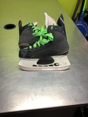 Used Bauer Supreme Pro Junior Hockey Skate Junior 03 11686-s000040771