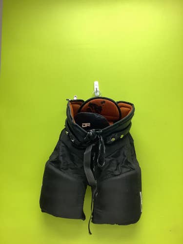 Used Easton Xtreme Catalyst Md Ice Hockey Shoulder Pads 11686-s000024214