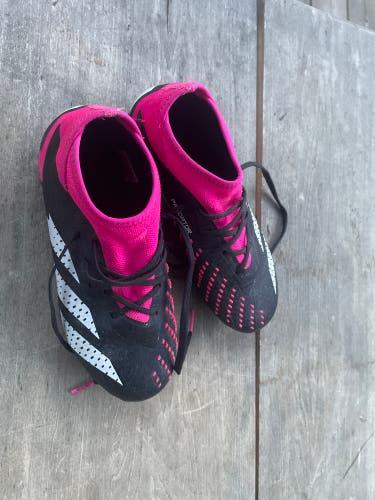 Pink Kids 3.5 Big Kids Adidas Predator Accuracy.1 Cleats (Used)