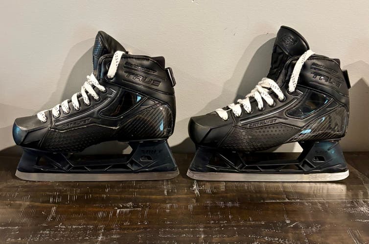 True Catalyst 7x4 Hockey Goalie Skates Regular Width Size 5.5 (Used)