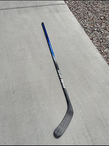 NCAA issued Bauer Hyperlite 2 RH p92M 77