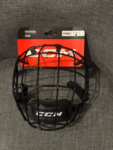 CCM FM580 Hockey Facemask Cage Senior Medium Black New with Hardware
