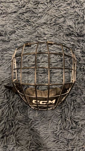 Small CCM FM580 Full Cage (Used)
