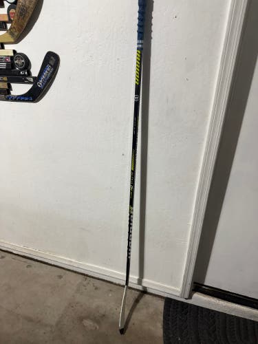 ECHL W05 85 Flex New Senior Warrior Right Handed Pro Stock Alpha DX Pro Team Hockey Stick -