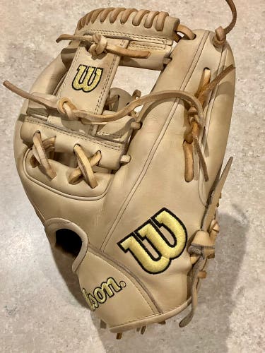 Wilson A2000 DP15 RH Infield Baseball Glove 11.5" (Used)