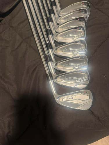 Men's Srixon ZX7 Right Handed Iron Set Stiff Flex (Used)