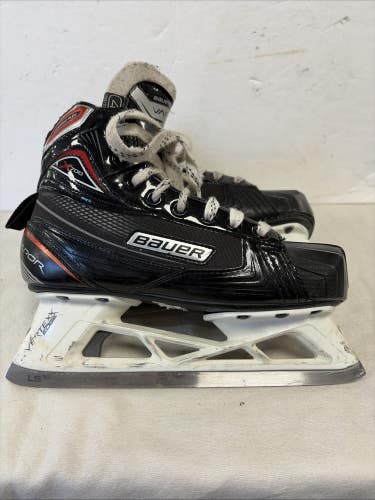 Junior Size 4 Bauer Vapor X700 Ice Hockey Goalie Skates.