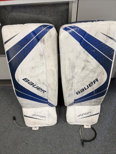 Junior Size Small Bauer Vapor X700 Ice Hockey Goalie Leg Pads.