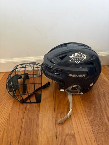 Medium Bauer Re-Akt 150 Helmet (Used)