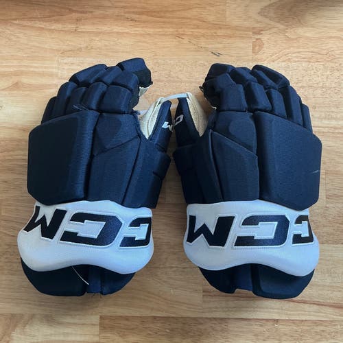 Colorado Avalanche CCM HGTKPP Gloves 14" Pro Stock (Used)