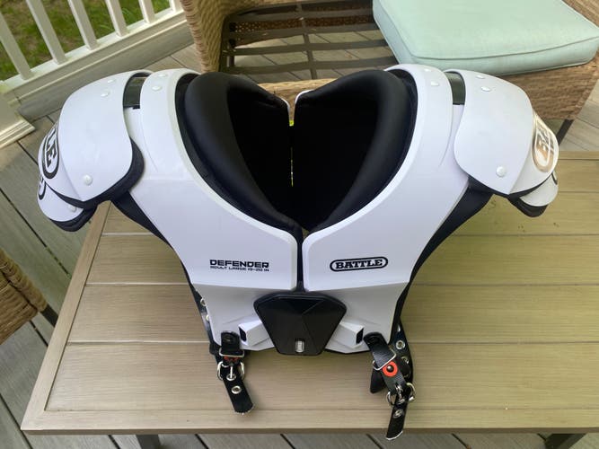 Battle Defender Shoulder Pads, Adult Large, like new