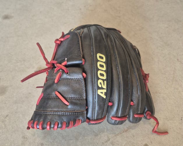 Wilson RH A2000 CK22 Baseball Glove 11.75" (Used)
