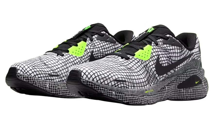 Size 9.5 - Nike Structure 26 “Black/Volt” iq0606-100