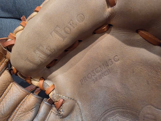 Rawlings RH Catcher's PROSCM43C Baseball Glove 34" (Used)