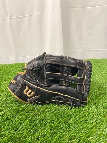 Wilson A2000 RH Outfield Baseball Glove | 12.75"