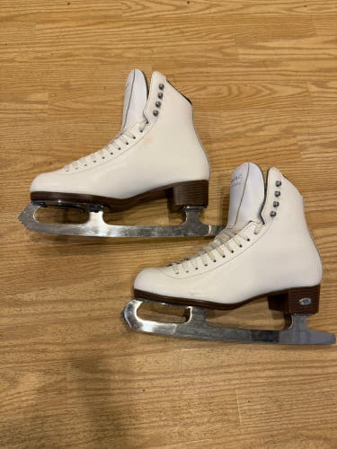 Riedell Figure Skates C Adult 7 (Used)