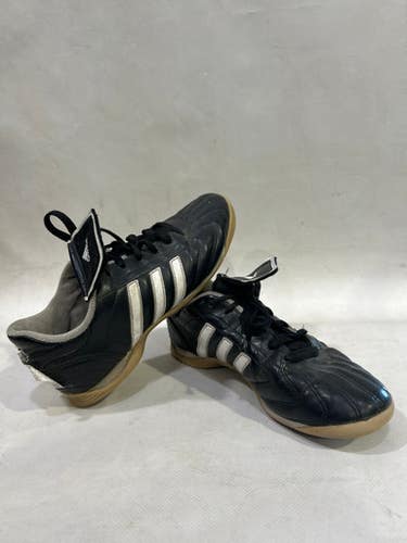 Used Adidas Junior 04.5 Indoor Soccer Indoor Cleats 11615-s000222743