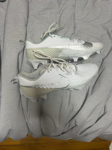 White Men's Size M 10.0 (W 11.0) Adult Nike Vapor Low Top Molded Cleats (Used)