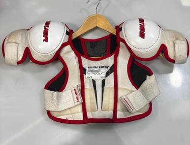 Used Bauer Canada Sp Yth Md Youth Shoulder Pads Md 11615-s000266652