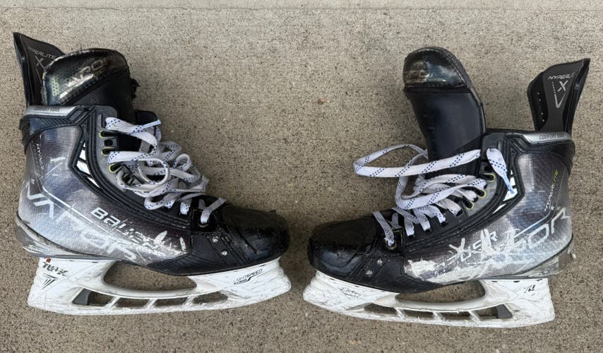 BAUER VAPOR HYPERLITE ICE HOCKEY SKATES R-8 D L-7.5D CUSTOM PRO STOCK (Jonathan Huberdeau)