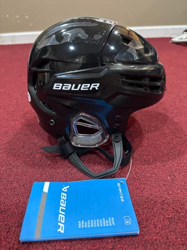 Small Bauer Re-Akt 65 Helmet (New) Item#RE65
