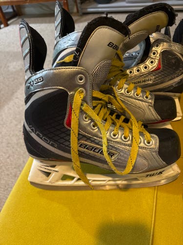 Bauer Vapor X20 Hockey Skates 7.5 (Used)