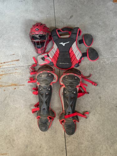 Red Mizuno Samurai Catcher's Set (Used)