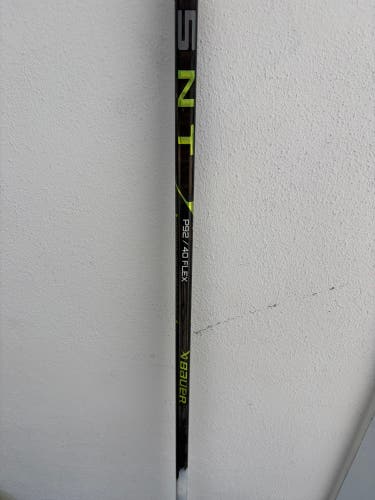 Junior Bauer AG5NT Left Hand Hockey Stick P92 40 Flex (Used)