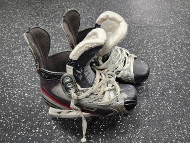 Used Bauer Vapor X5.0 Junior Hockey Skate Junior 04.5 11849-s000040459
